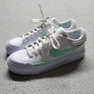 Nike White & Mint Low-Top Women's Sneakers
